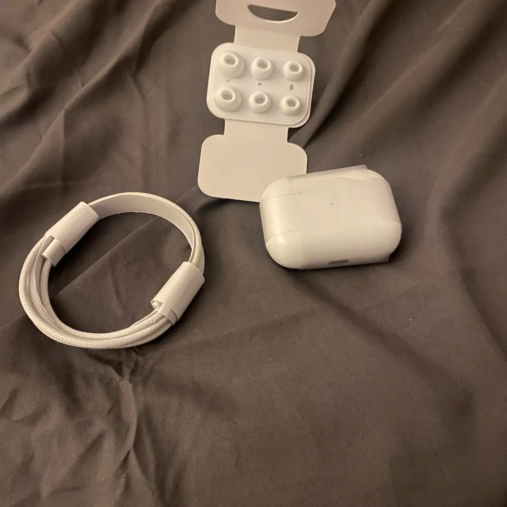 Apple AirPods Pro in White